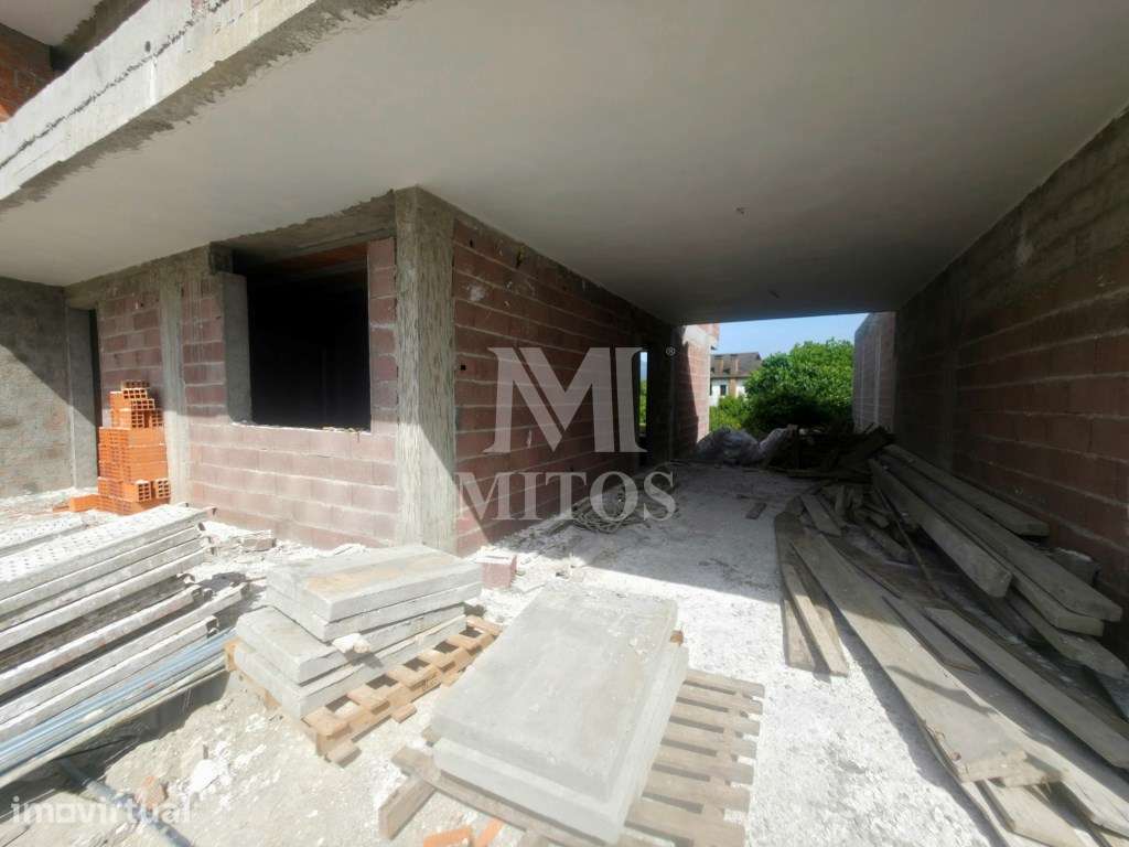 Moradia T3 em construção situada na Correlhã - Ponte de Lima - Grande imagem: 2/25