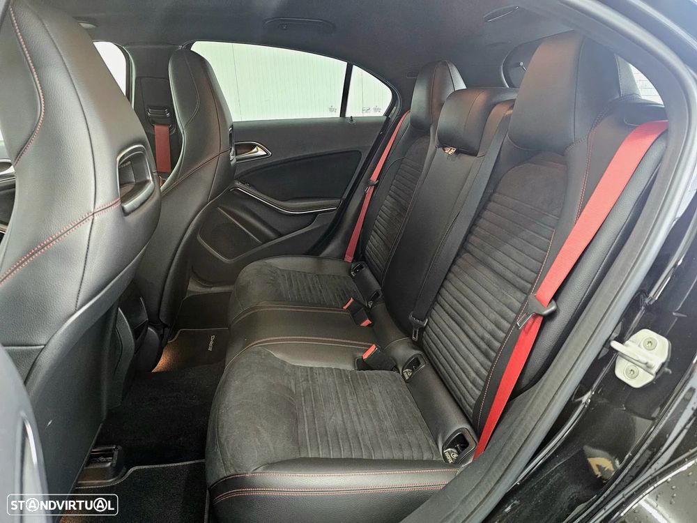 Mercedes-Benz A 45 AMG 4Matic Speedshift 7G-DCT - 30