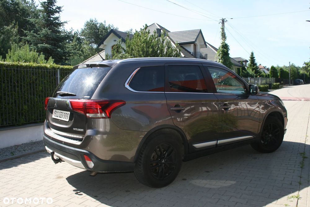 Mitsubishi Outlander 2016 photo 2