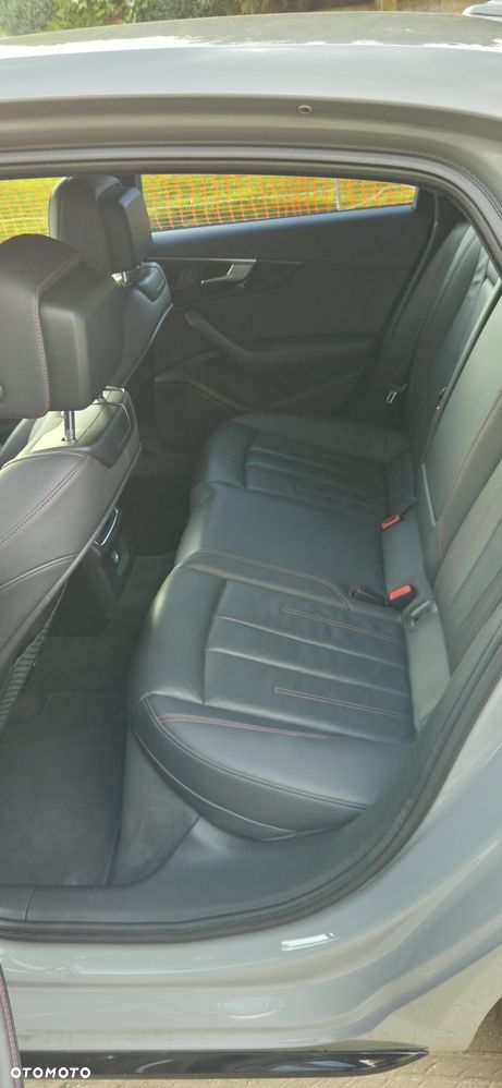 Audi A4 Limousine - 10