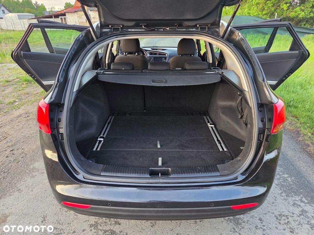 Kia Ceed 1.6 CRDi 136 DCT ISG Spirit - 10