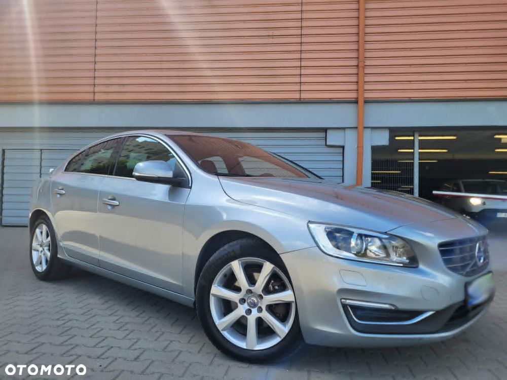 Volvo S60 D4 Momentum - 1