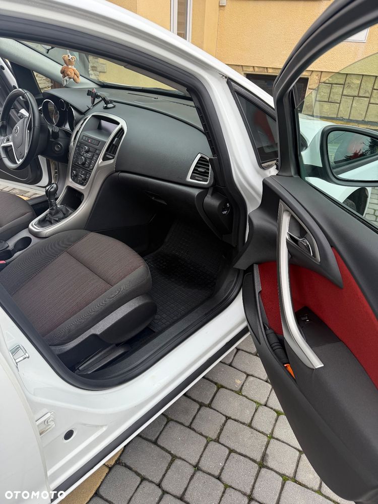 Opel Astra 2.0 CDTI Cosmo - 9