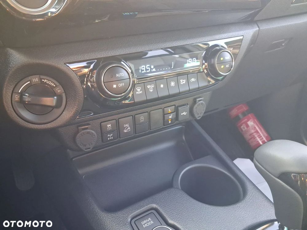 Toyota Hilux 2.8 D-4D Double Cab Invincible 4x4 - 20