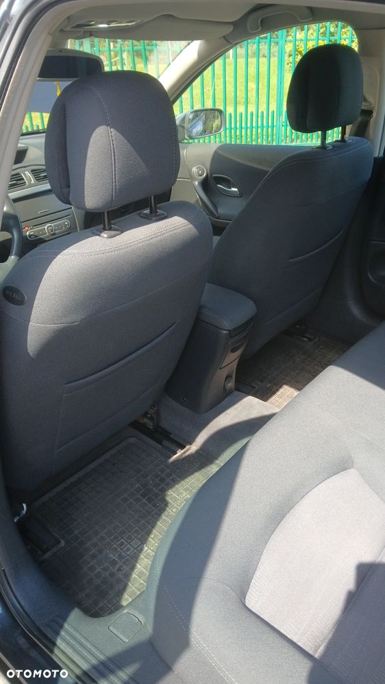 Renault Laguna 1.9 dCi FAP Emotion - 12