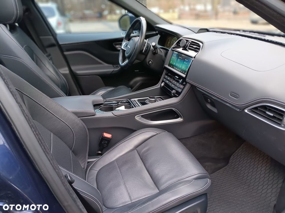 Jaguar F-Pace 3.0 V6 AWD S - 8