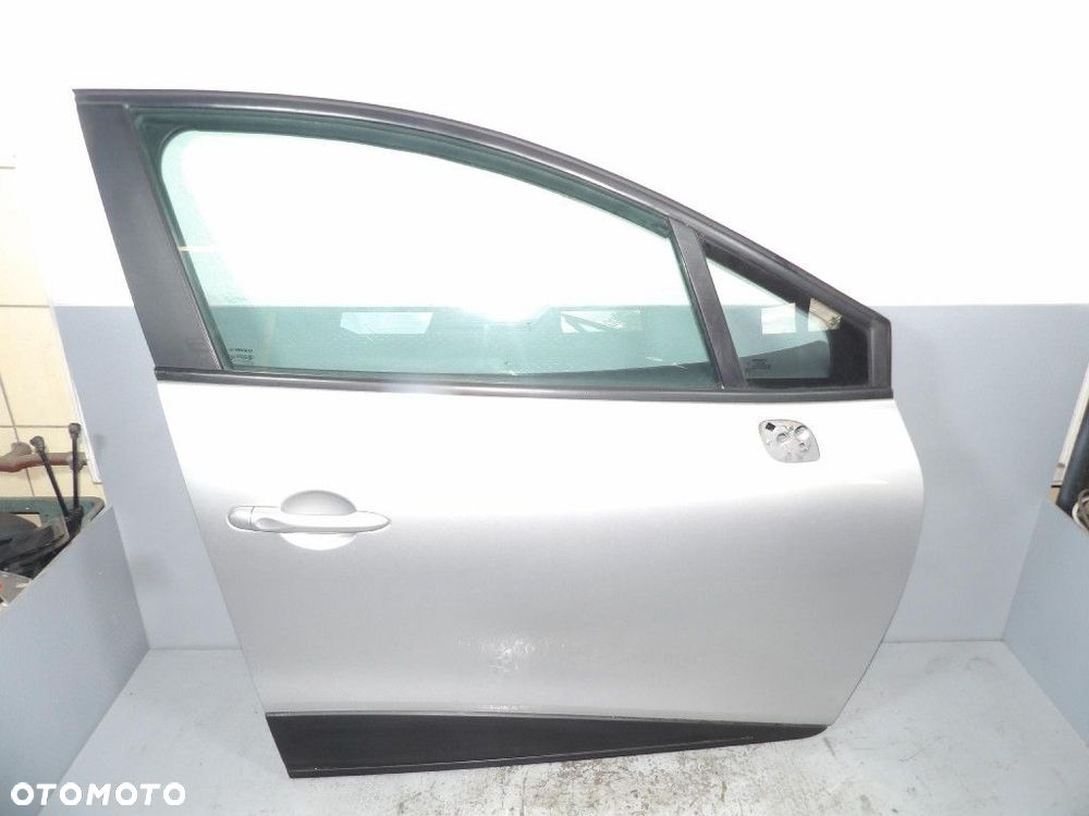 RENAULT CLIO 4 IV KOMBI DRZWI PRZÓD PRAWE TED69