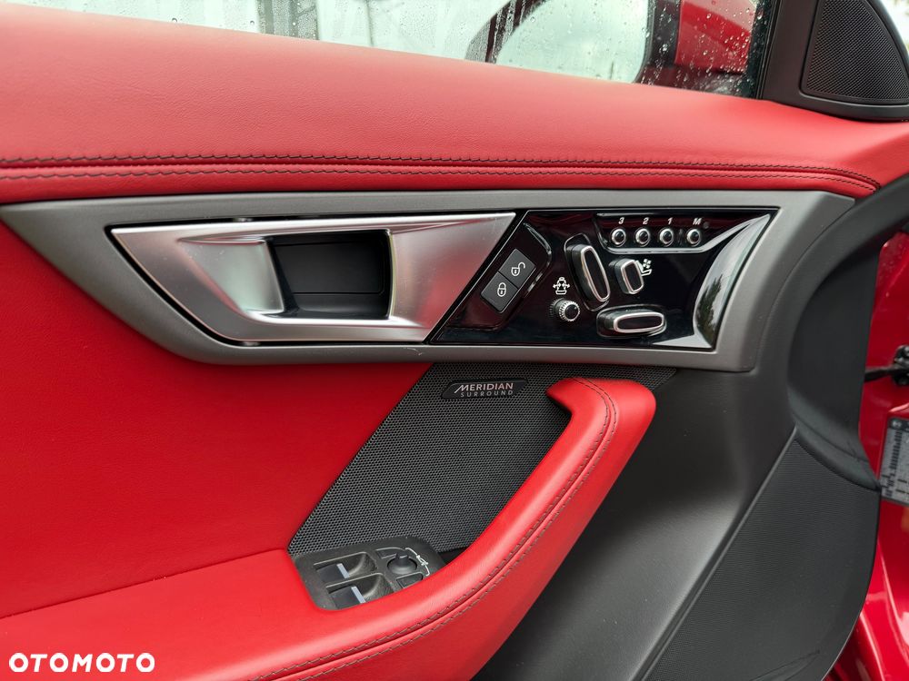 Jaguar F-Type R AWD - 20