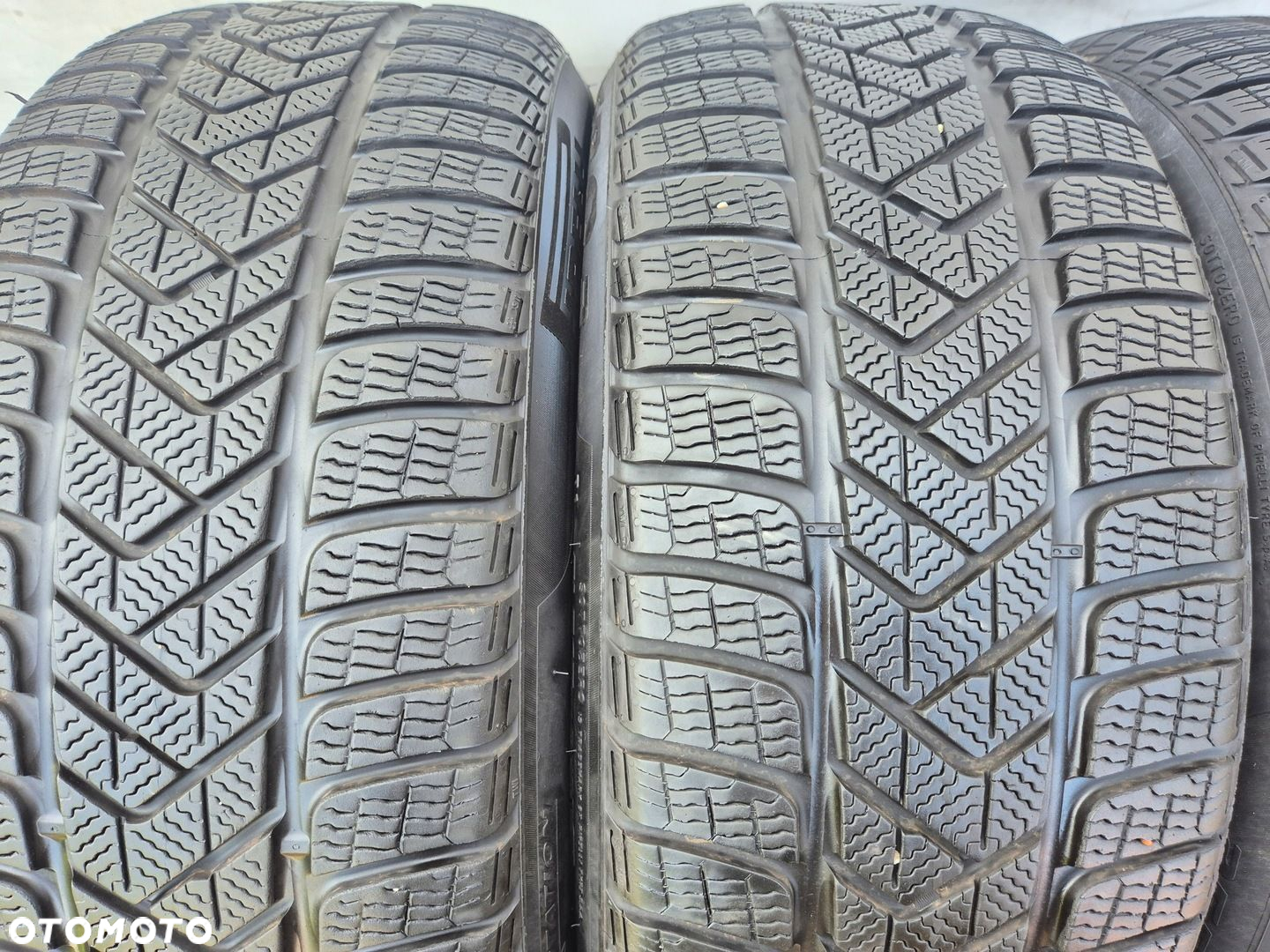 255/45/19 255/45r19 Pirelli Winter SottoZero 3 104w T0 - 3