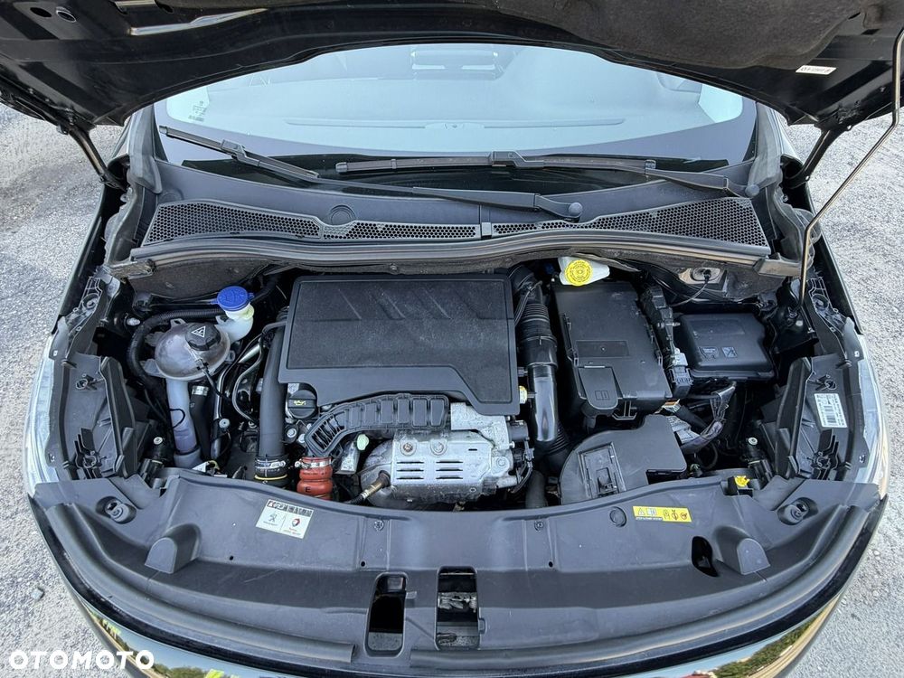 Peugeot 2008 1.2 Pure Tech GPF Active S&S EAT6 - 4