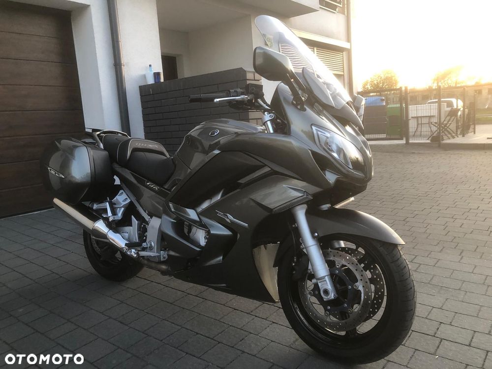 Yamaha FJR - 10