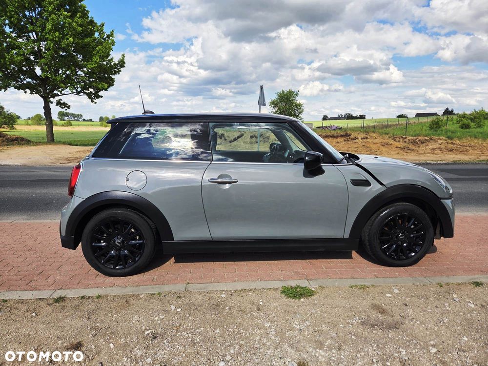 MINI Countryman Cooper Essential Trim - 6