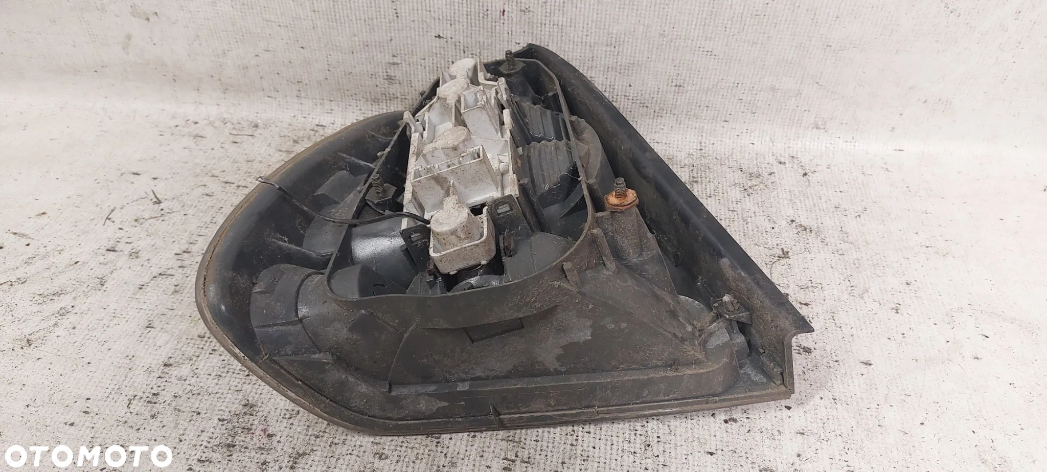 .  TYL TYLNA LAMPA PRAWA BMW E46 COMPACT - 5