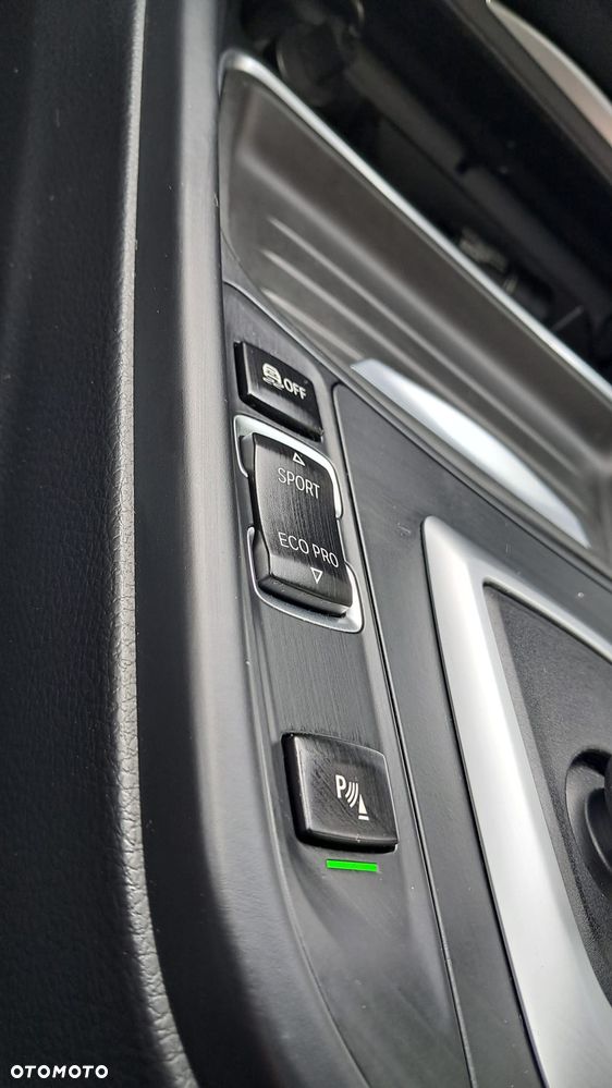 BMW Seria 3 325d M Sport - 16