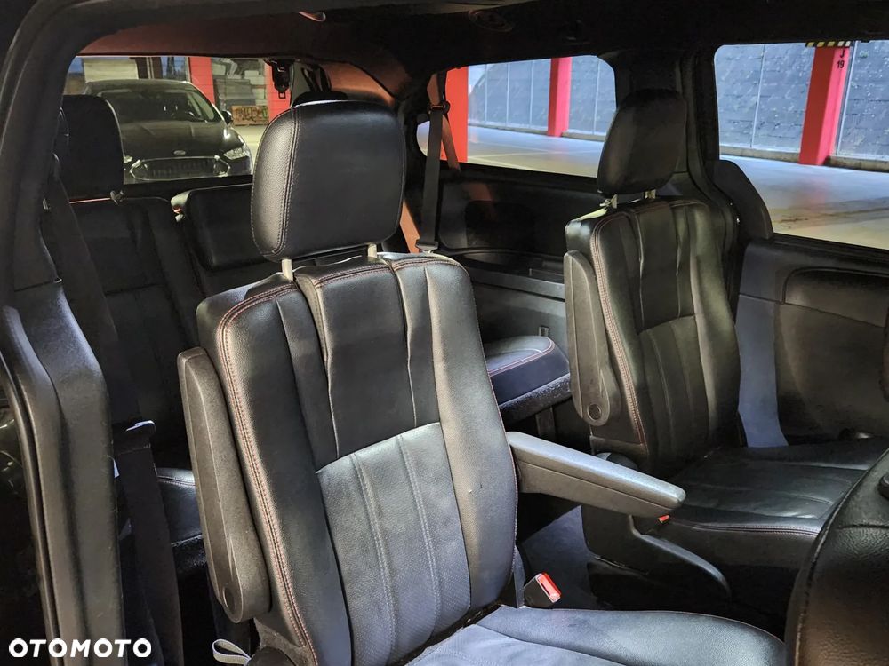Dodge Grand Caravan 3.6 R/T - 9