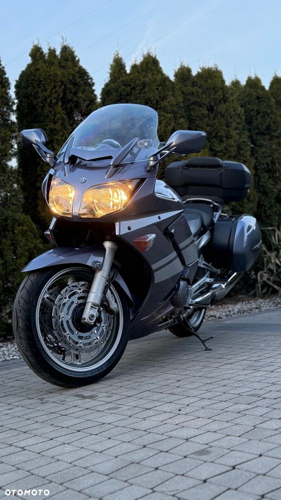 Yamaha FJR - 2