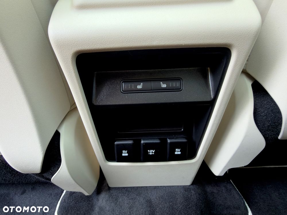 Land Rover Discovery Sport TD4 HSE - 28