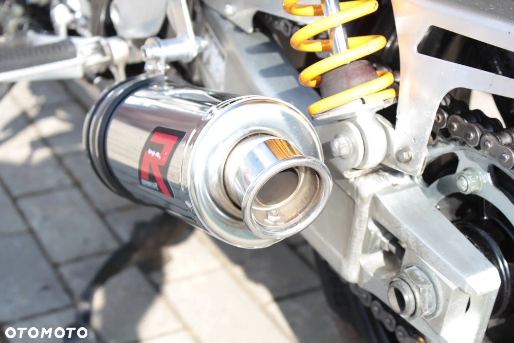 Yamaha XJR - 32