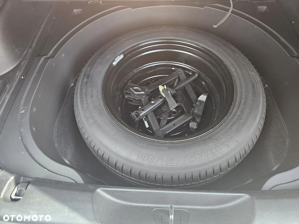 Jeep Cherokee - 23