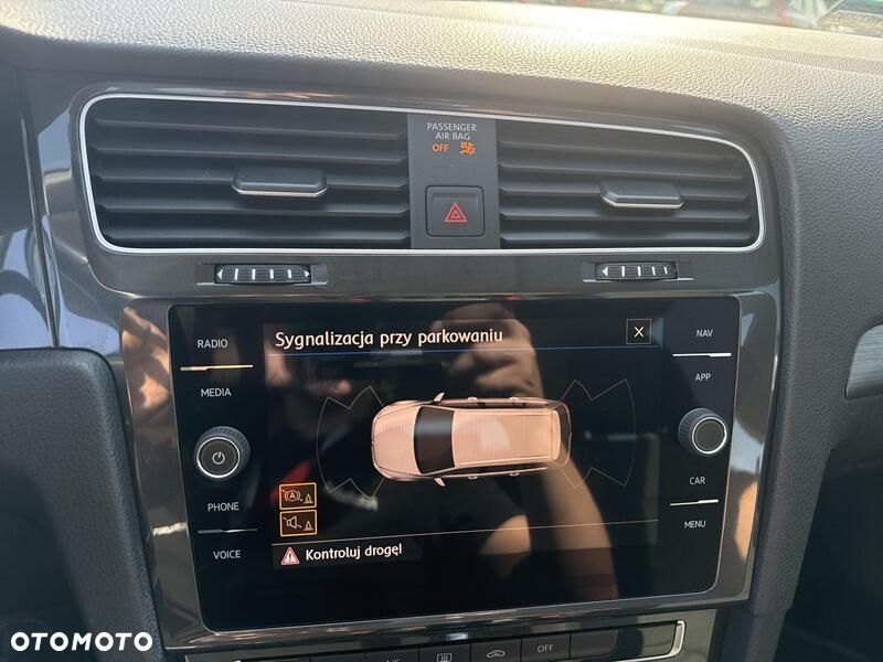 Volkswagen Golf - 16