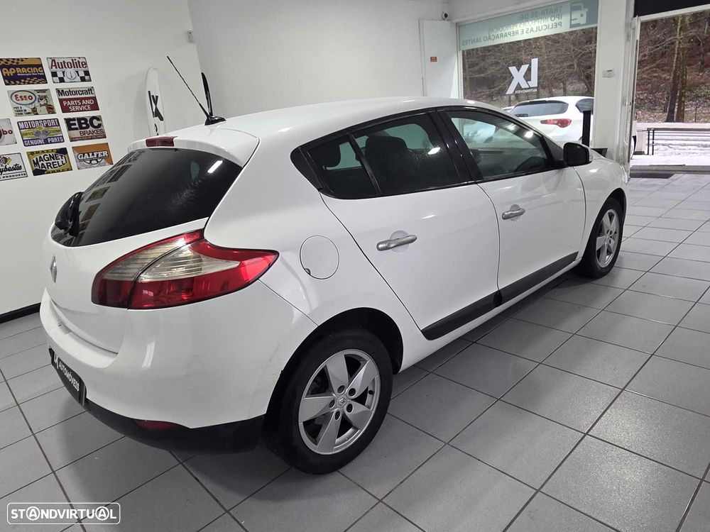 Renault Mégane 1.5 dCi Dynamique - 4