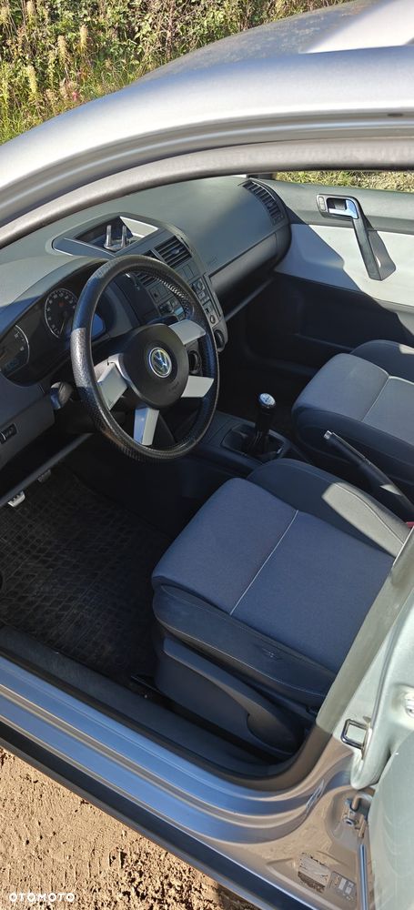 Volkswagen Polo 1.4 16V Fun - 12