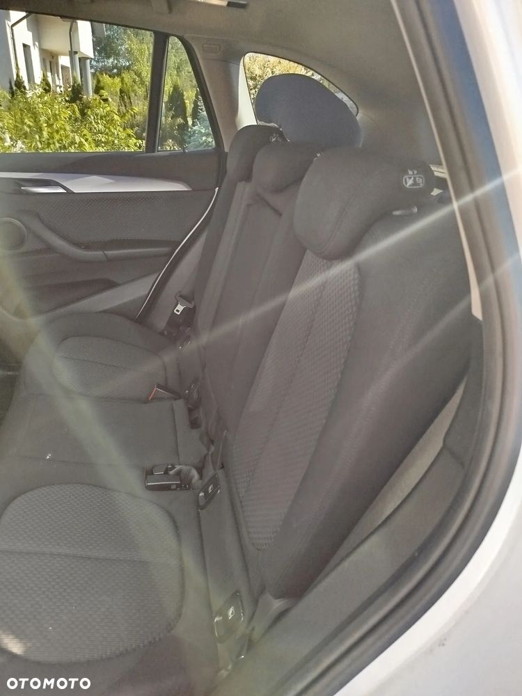 BMW X1 sDrive18i - 13