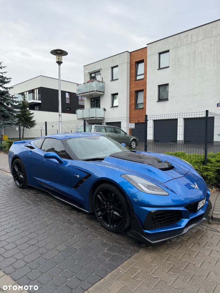 Chevrolet Corvette - 4