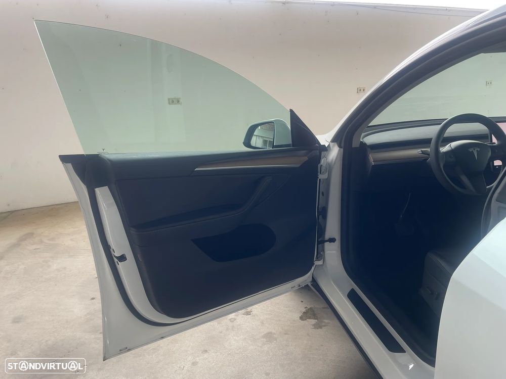 Tesla Model Y RWD - 9