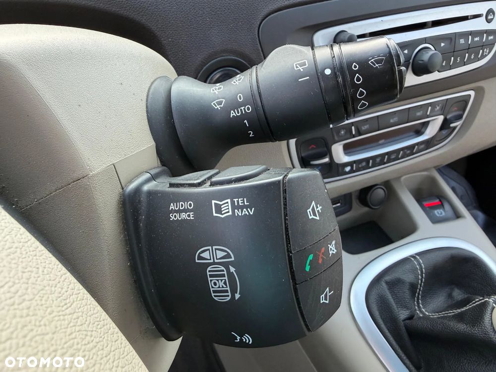 Renault Scenic 1.9 dCi Confort Privilege - 17