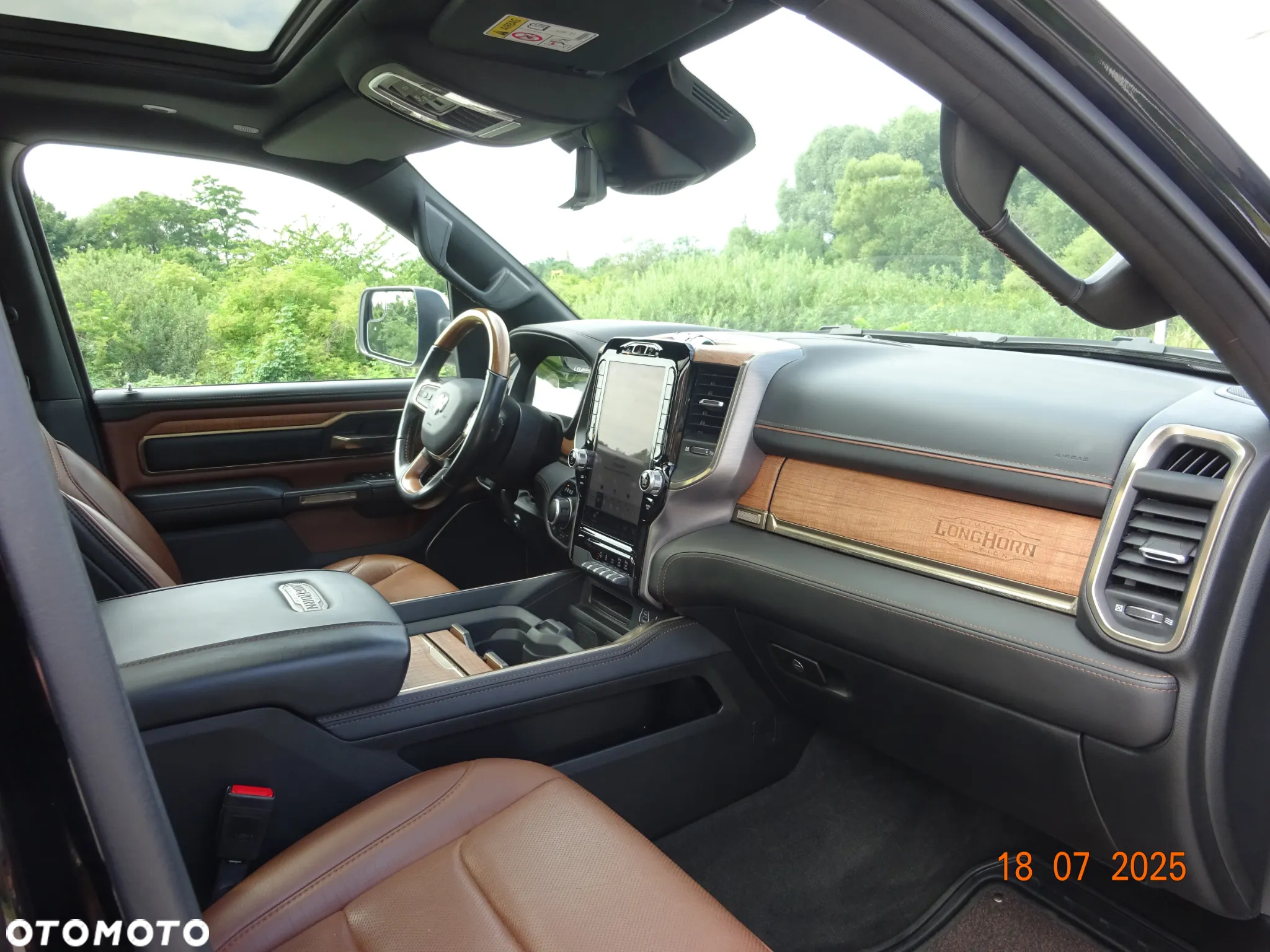 RAM 1500 5.7 eTorque Crew Cab Shortbed Longhorn Chrome - 21