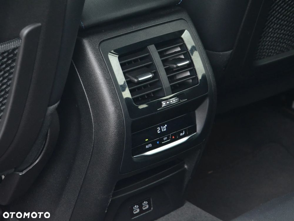 BMW X3 xM40i mHEV - 18
