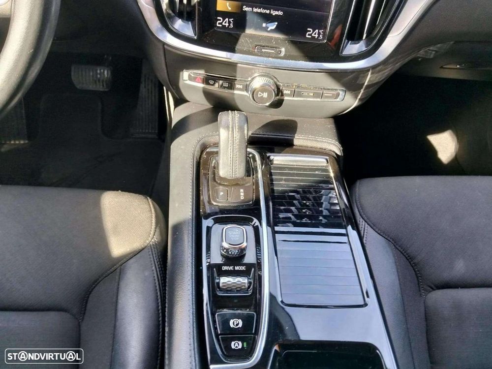 Volvo V60 2.0 T8 AWD TE Momentum - 15