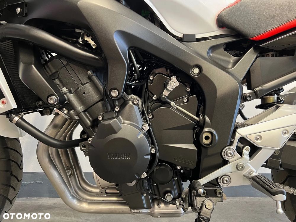 Yamaha FZ6 - 13
