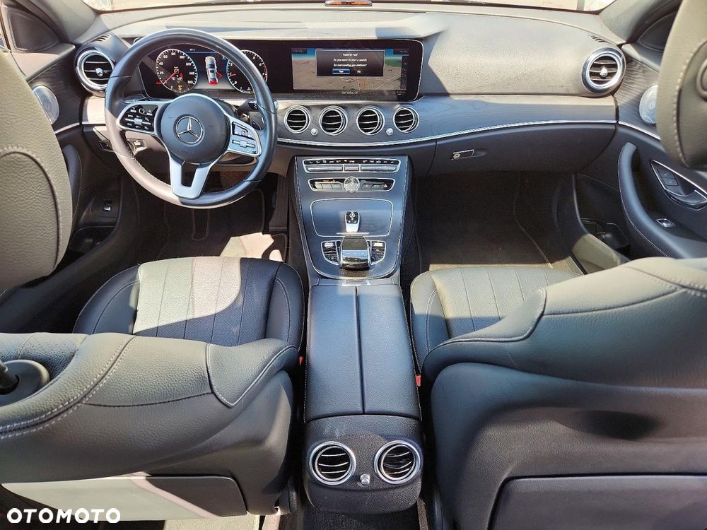 Mercedes-Benz Klasa E - 9