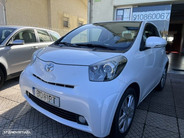 Toyota iQ - 18