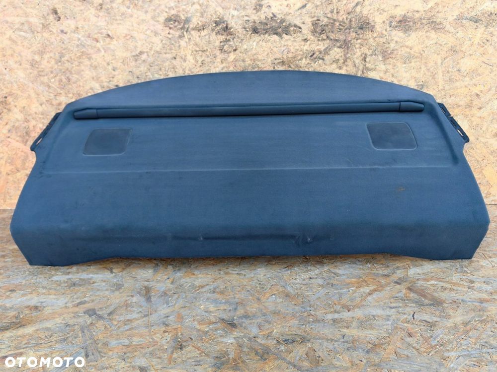 Tylna półka z roletą elektryczną czarna AUDI A6 C6 sedan 4F5863411