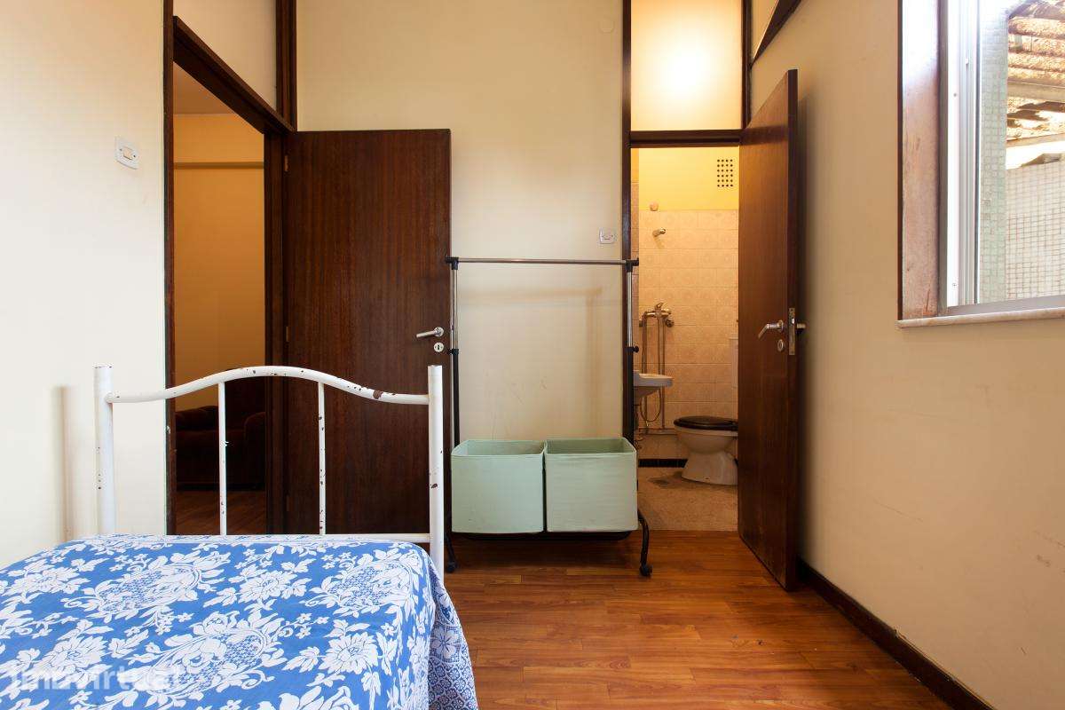 Apartamento com 5 quartos - localizado em Cedofeita Porto - Grande imagem: 5/34