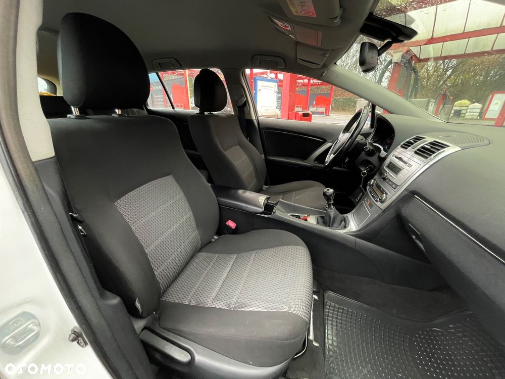 Toyota Avensis - 14