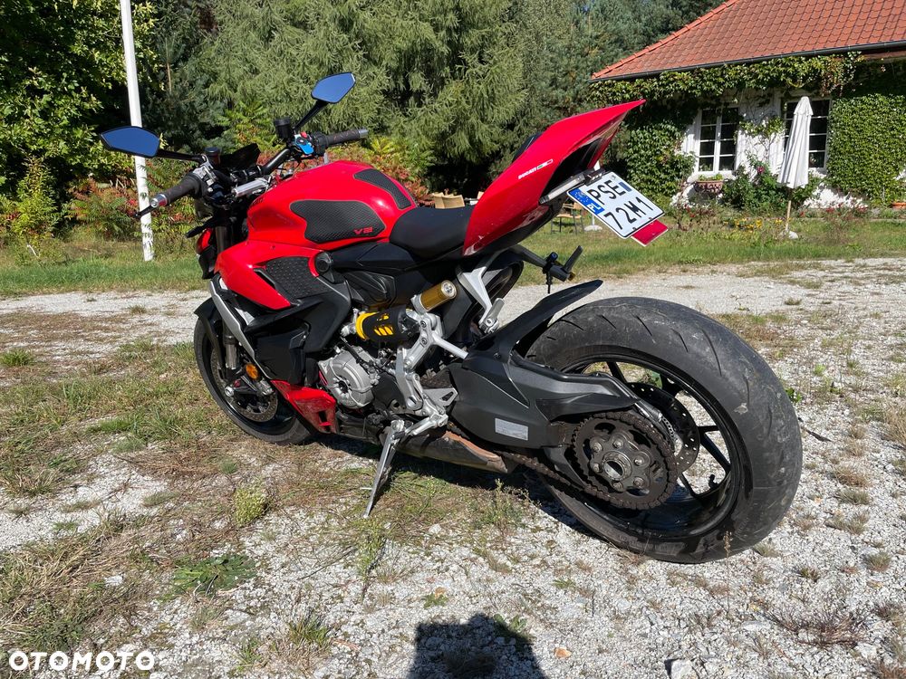 Ducati Streetfighter V2 - 4