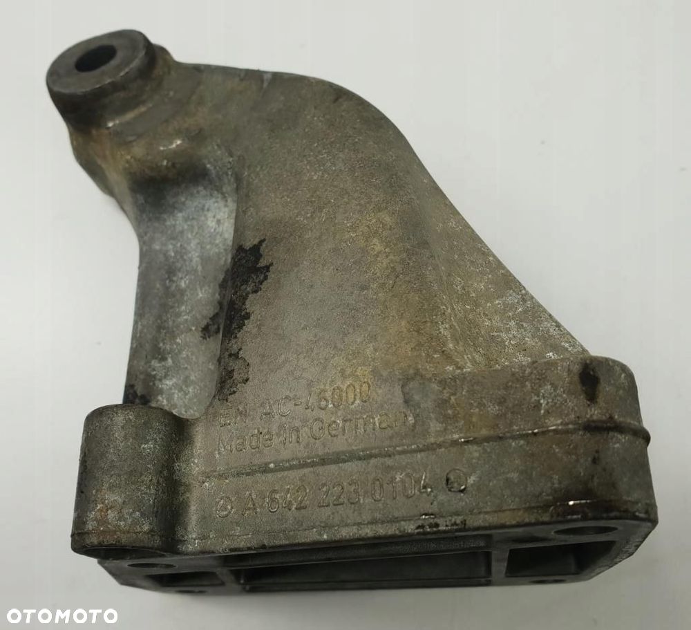 ŁAPA SILNIKA MERCEDES W219 CLS 3.0 CDI A6422230104 - 1