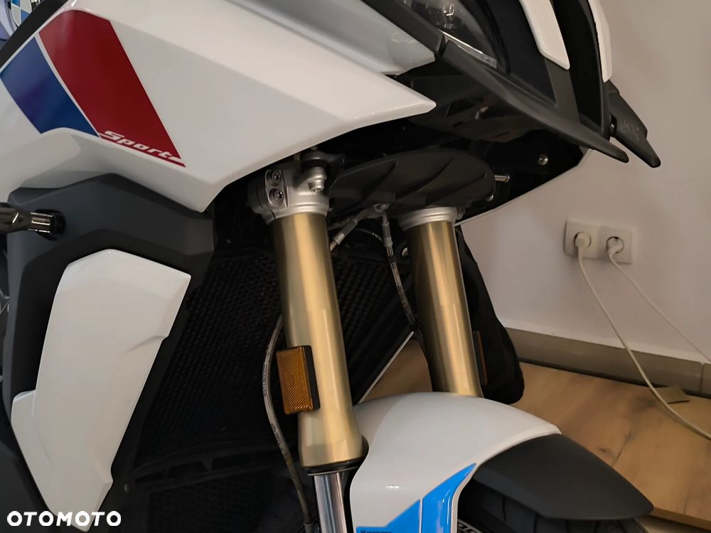 BMW XR - 18