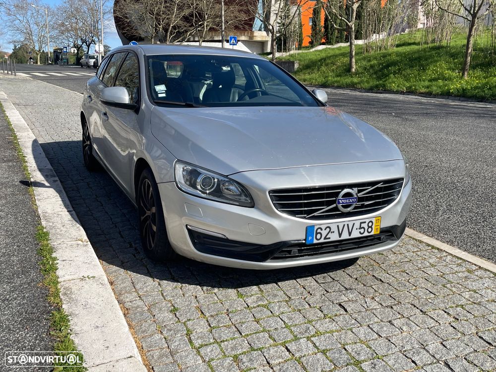 Volvo V60 D4 Geartronic Momentum - 1