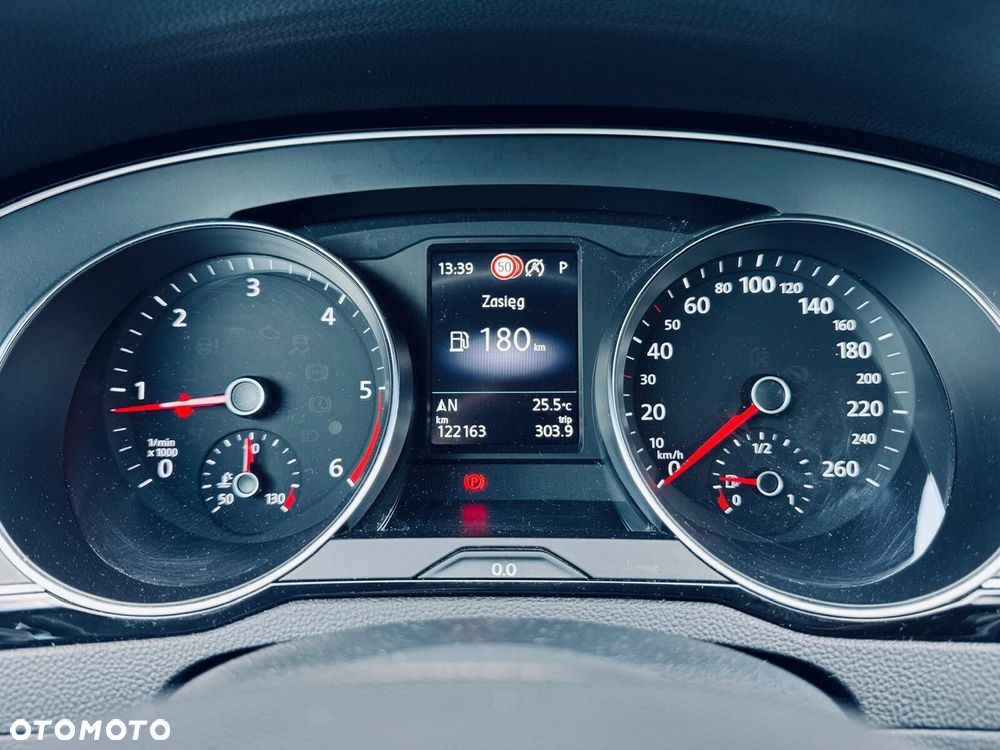 Volkswagen Passat - 22