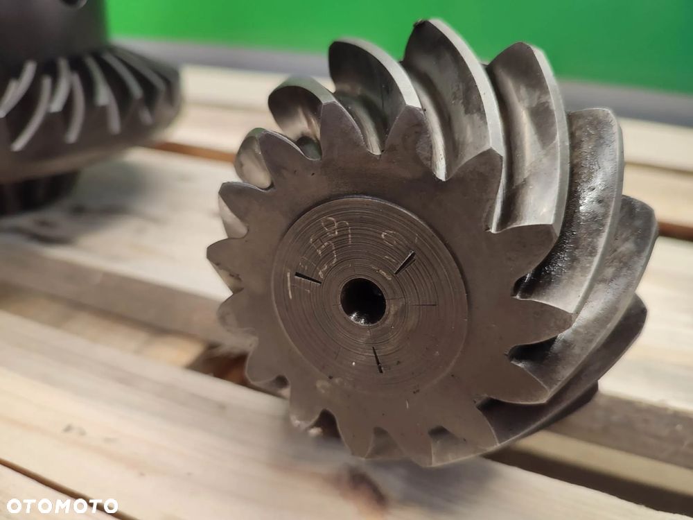 Mechanizm różnicowy Fendt 820 (15x34)(7450400403) - 8