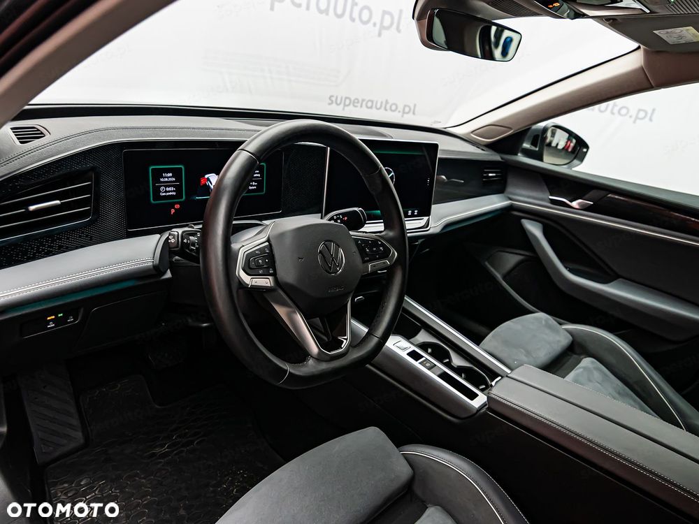 Volkswagen Passat - 11