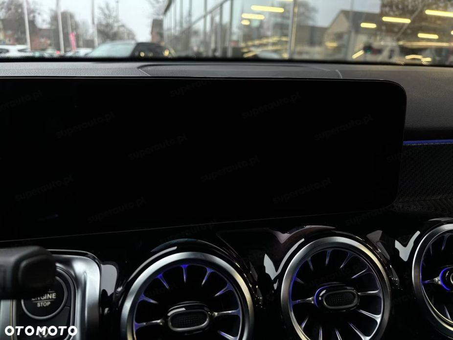 Mercedes-Benz GLB 200 AMG Line 7G-DCT - 12