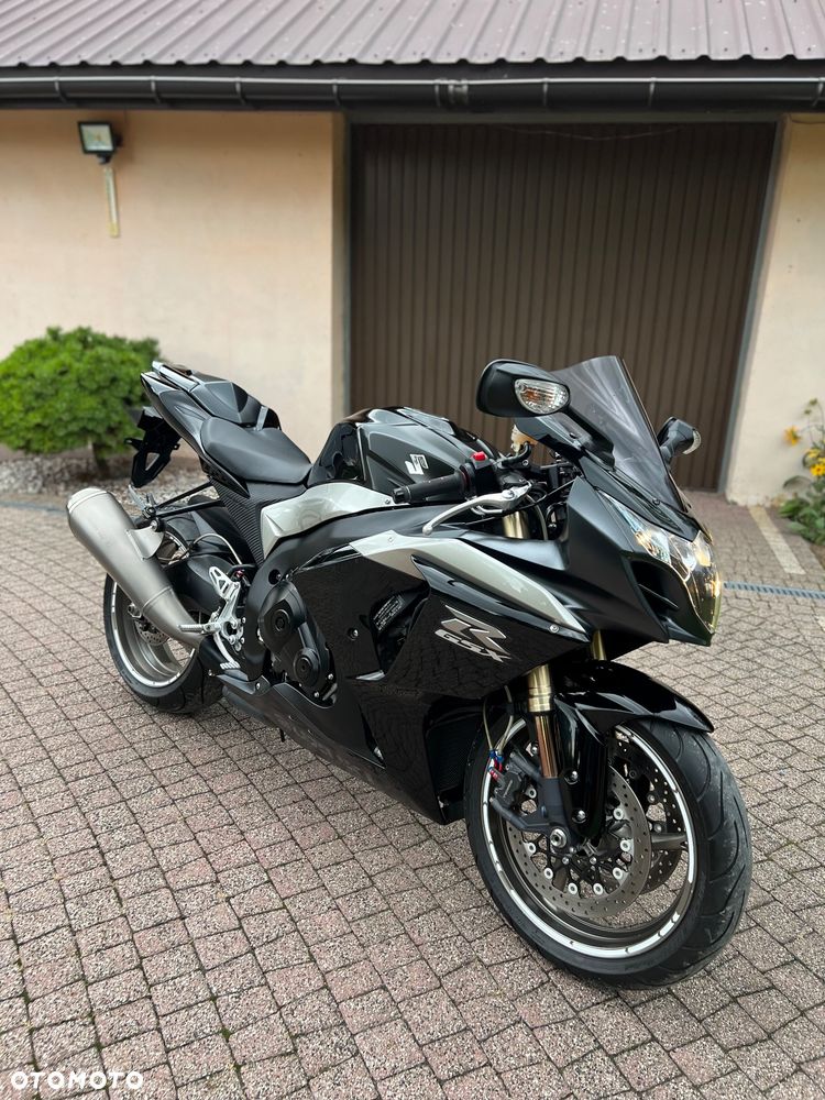 Suzuki GSX-R - 25