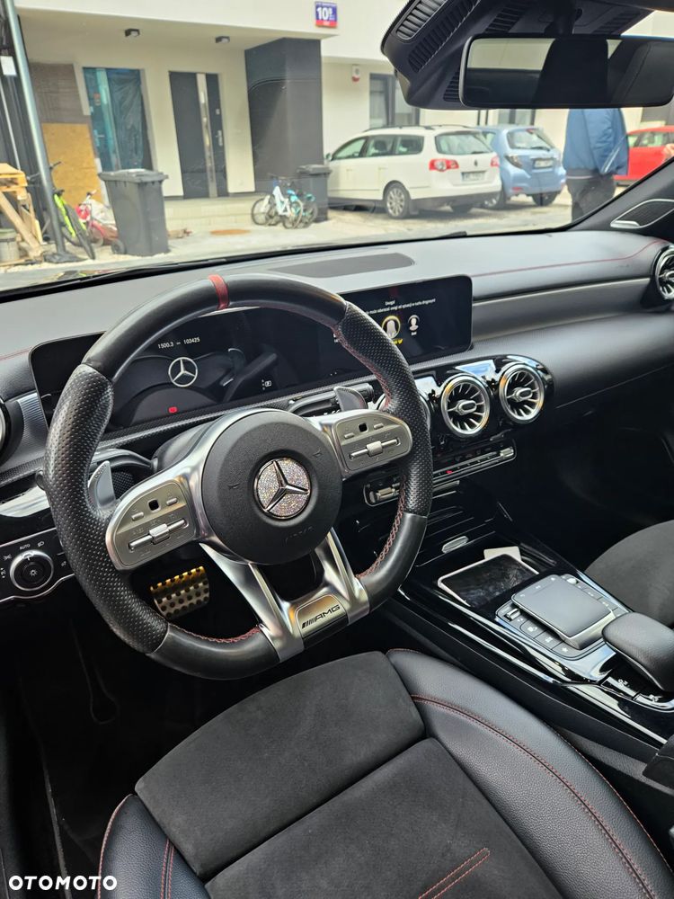 Mercedes-Benz CLA - 4