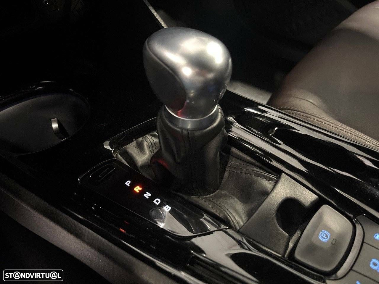 Toyota C-HR 1.8 Hybrid Exclusive+P.Luxury - 19
